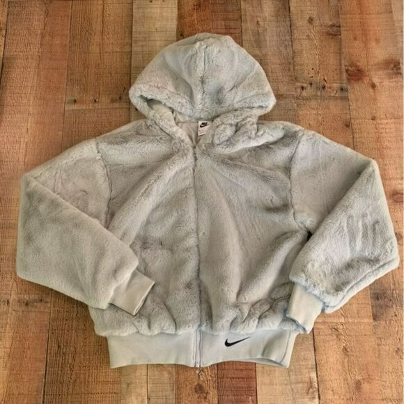 Nike womens size XS oversized faux fur full zip jacket -NWT - Picture 3 of 12